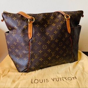 LOUIS VUITTON SHOULDER BAG